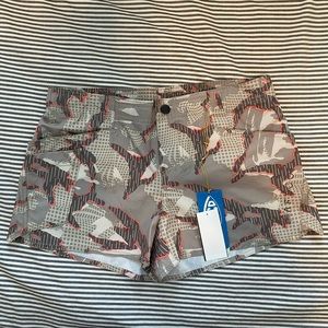 NWT-AFTCO women’s camo shorts-size 8